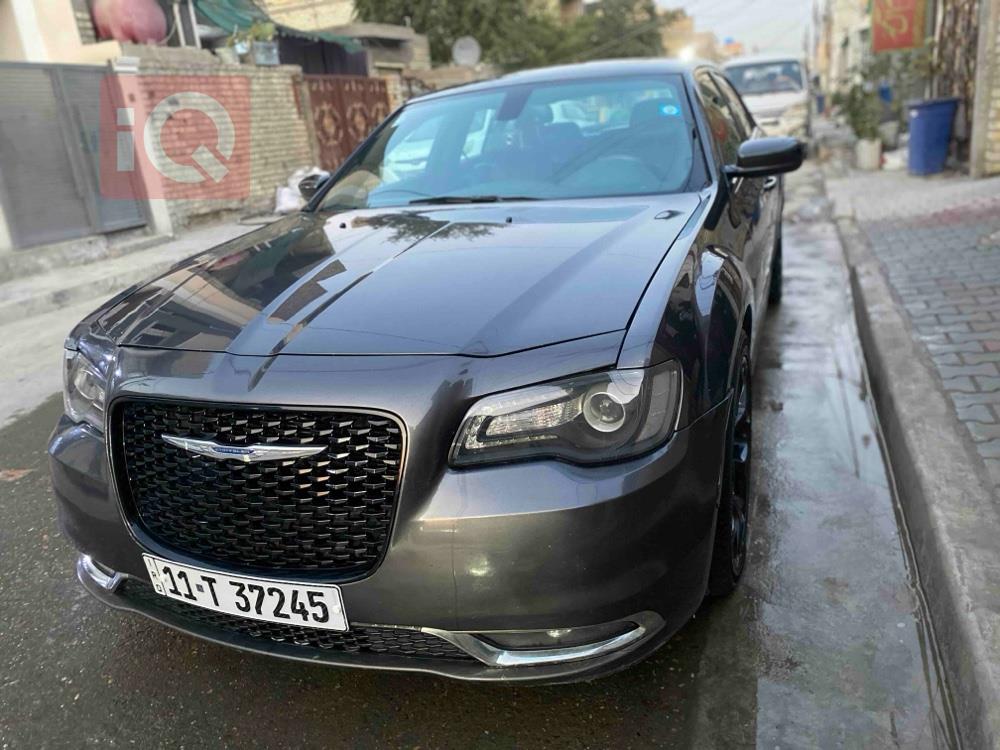 کرایسلەر 300